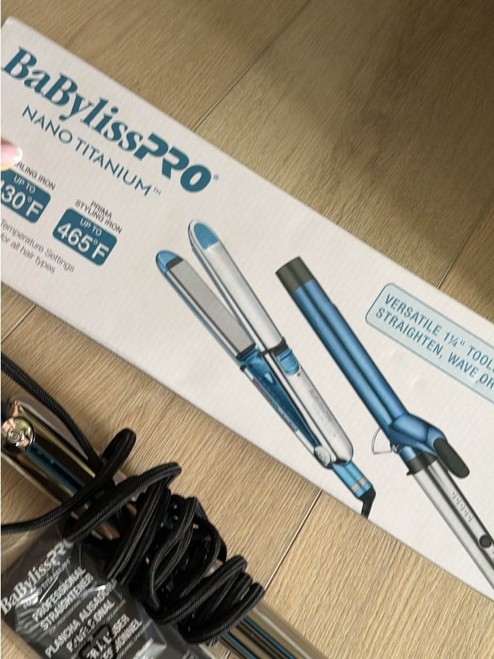 BaBylissPRO Blue Titanium 1 1/4” flat iron - Picture 2 of 3